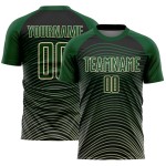 Camiseta de fútbol personalizada con degradado verde, color crema y negro, con diseño geométrico y sublimación de líneas