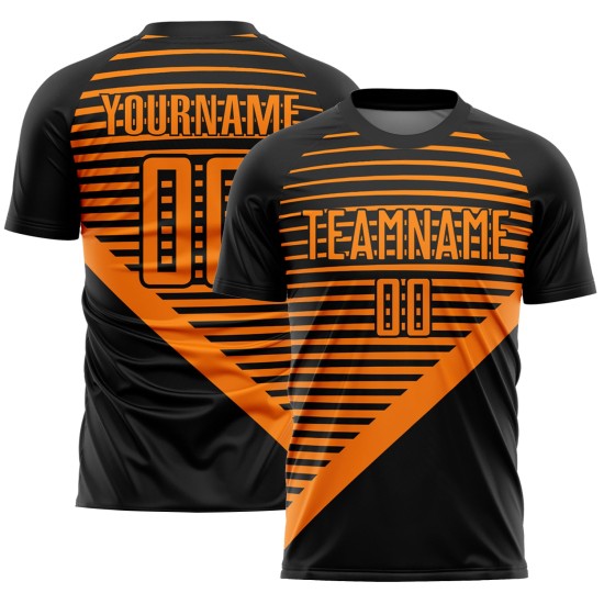 Camiseta de fútbol personalizada con rayas naranjas y sublimación negra