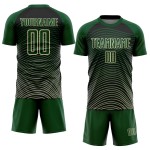 Camiseta de fútbol personalizada con degradado verde, color crema y negro, con diseño geométrico y sublimación de líneas